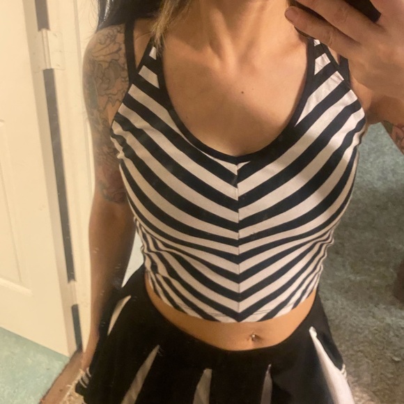Cute stripe halter top - Picture 1 of 2